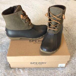 Sperry Rain Boots in Brown/Olive